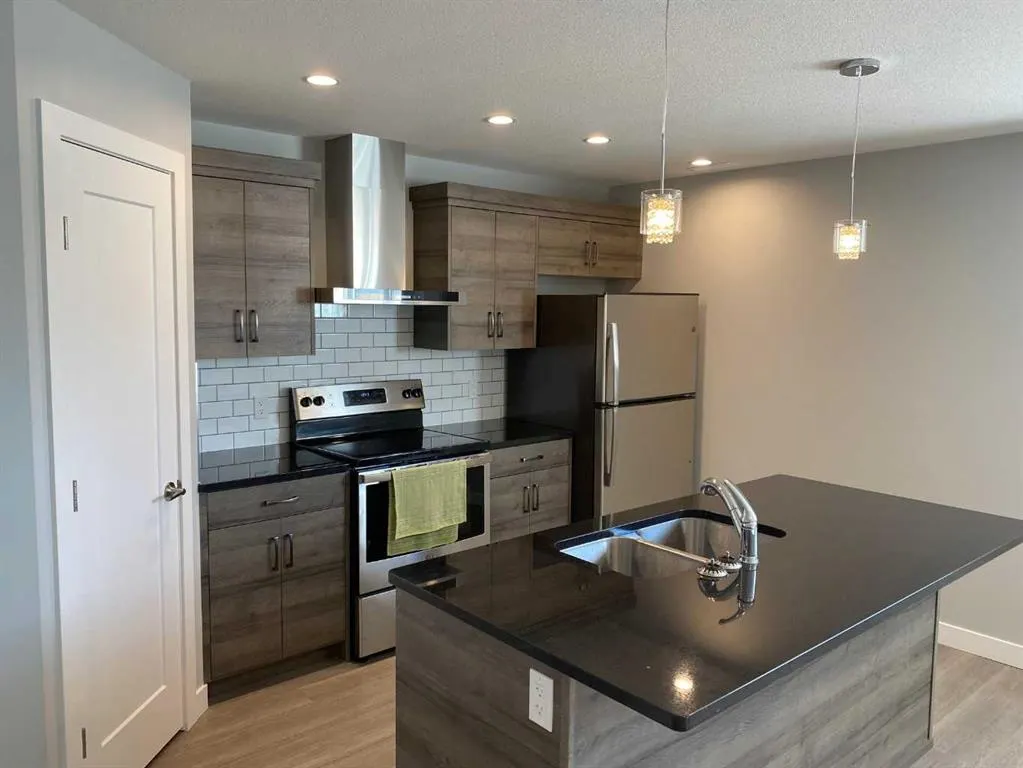 25 & 29 Sage Brush Avenue, #A & B
