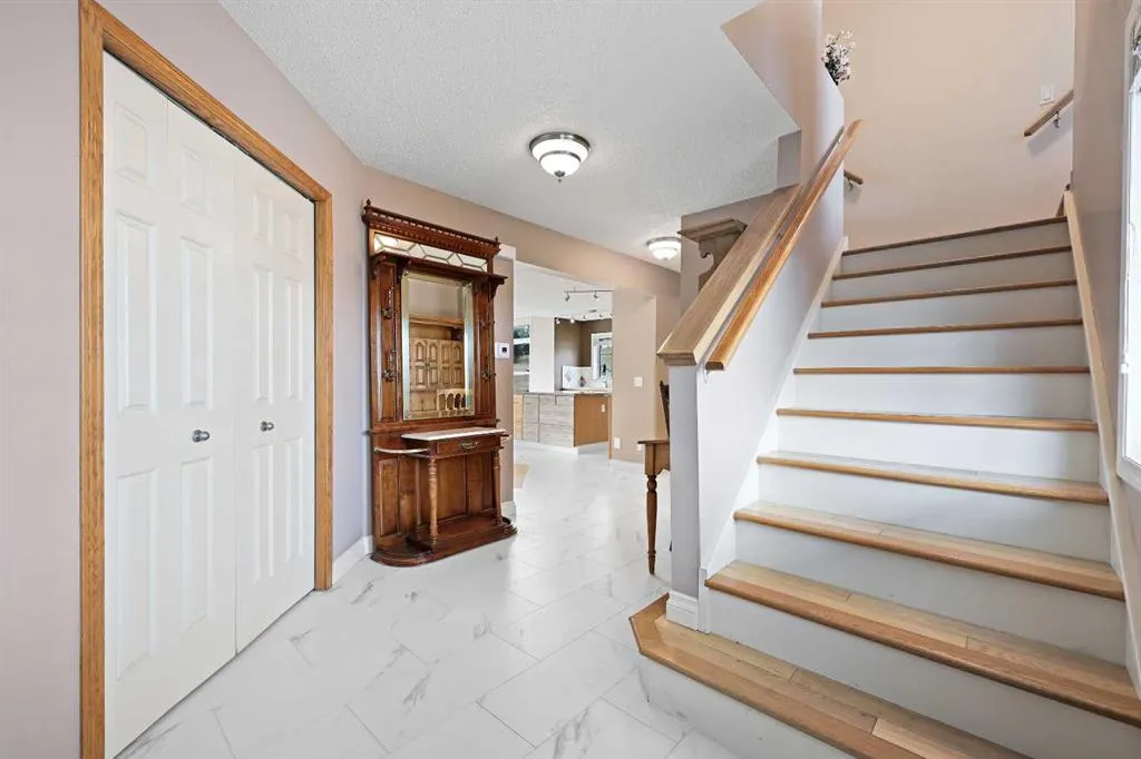 161 Arbour Crest Road NW