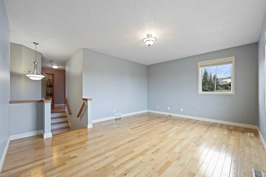 161 Arbour Crest Road NW