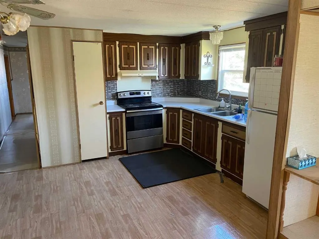 203 11 Street W