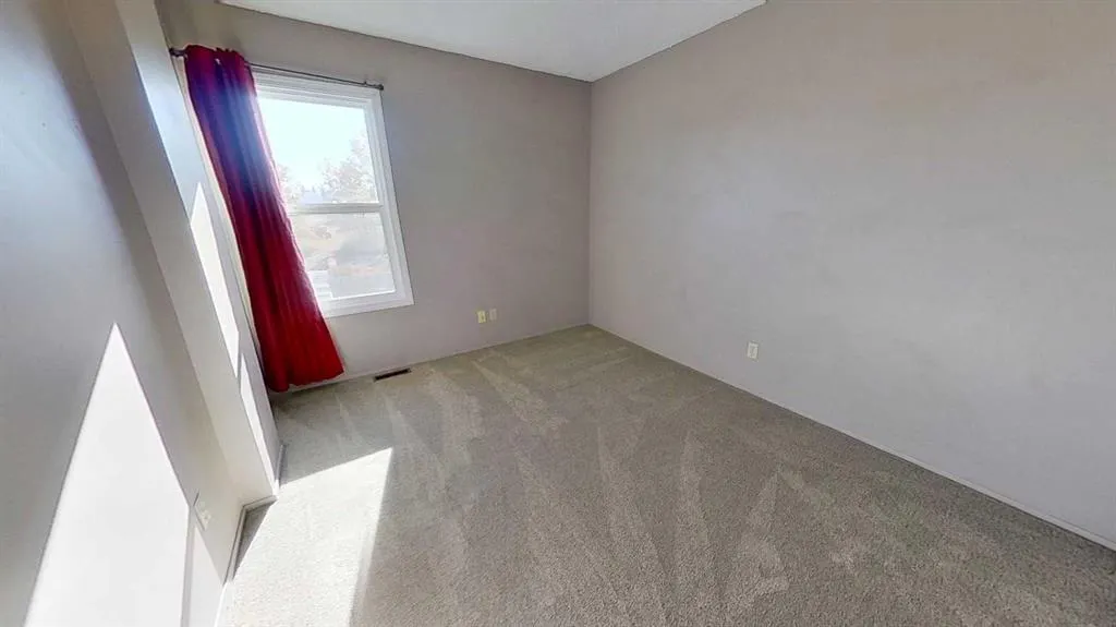 5915 45 Avenue, #B