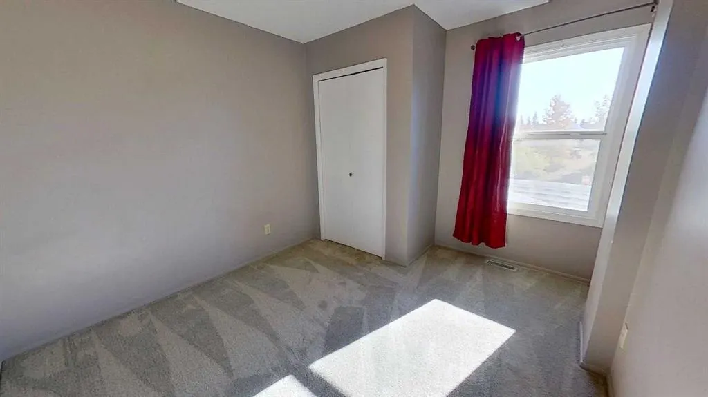 5915 45 Avenue, #B
