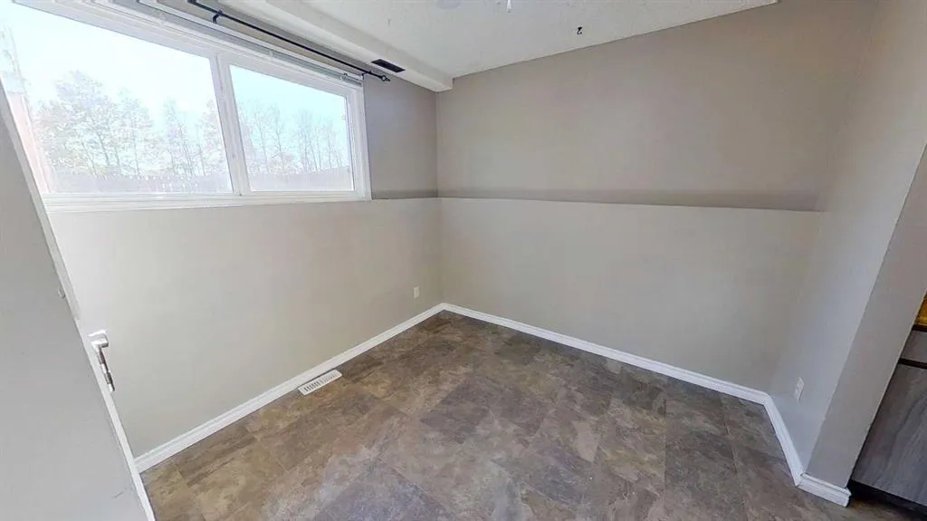 5915 45 Avenue, #B