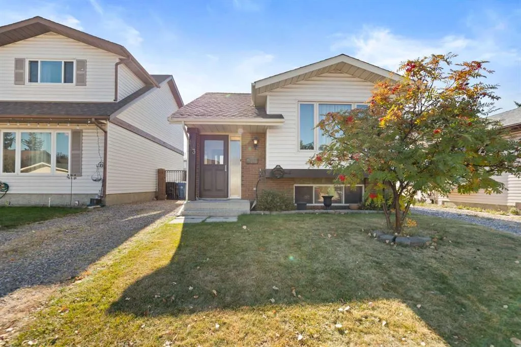 103 Abadan Crescent NE