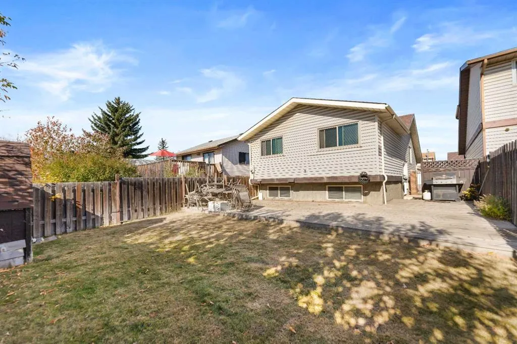 103 Abadan Crescent NE