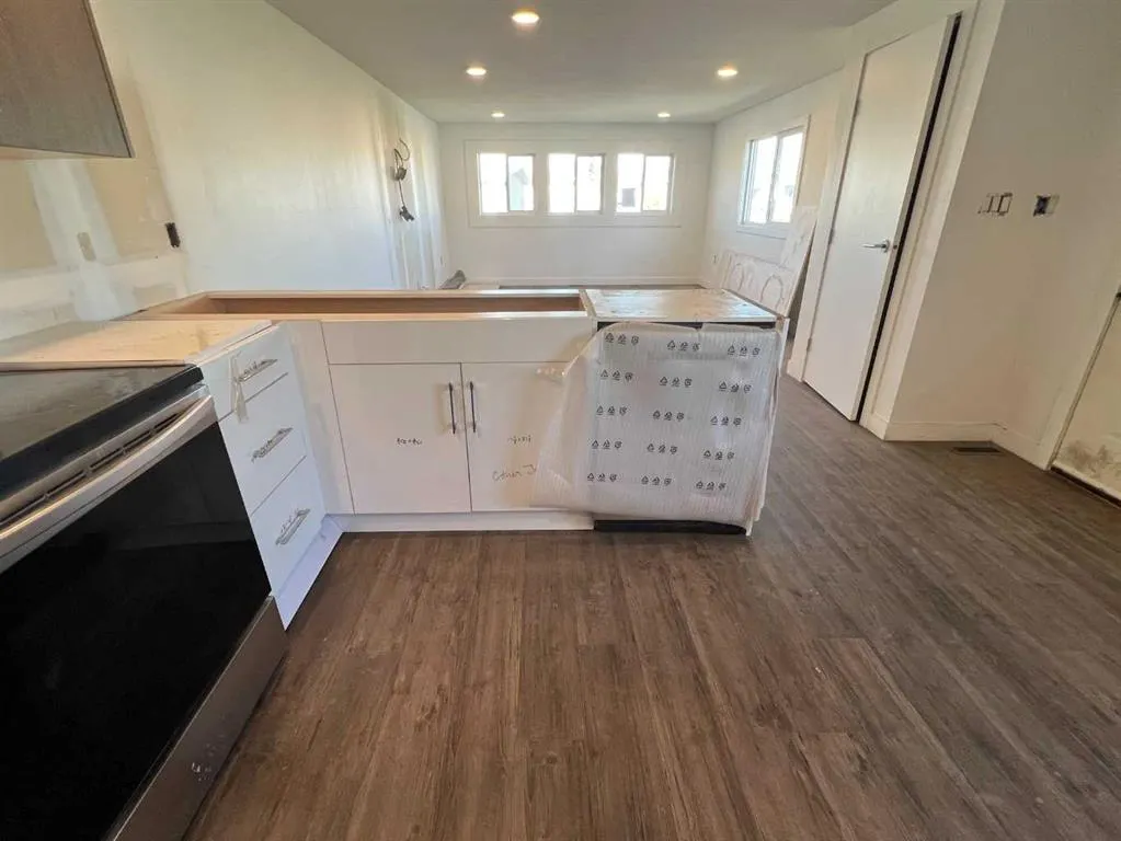 8060 100 Street, #124
