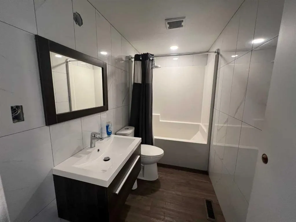 8060 100 Street, #124