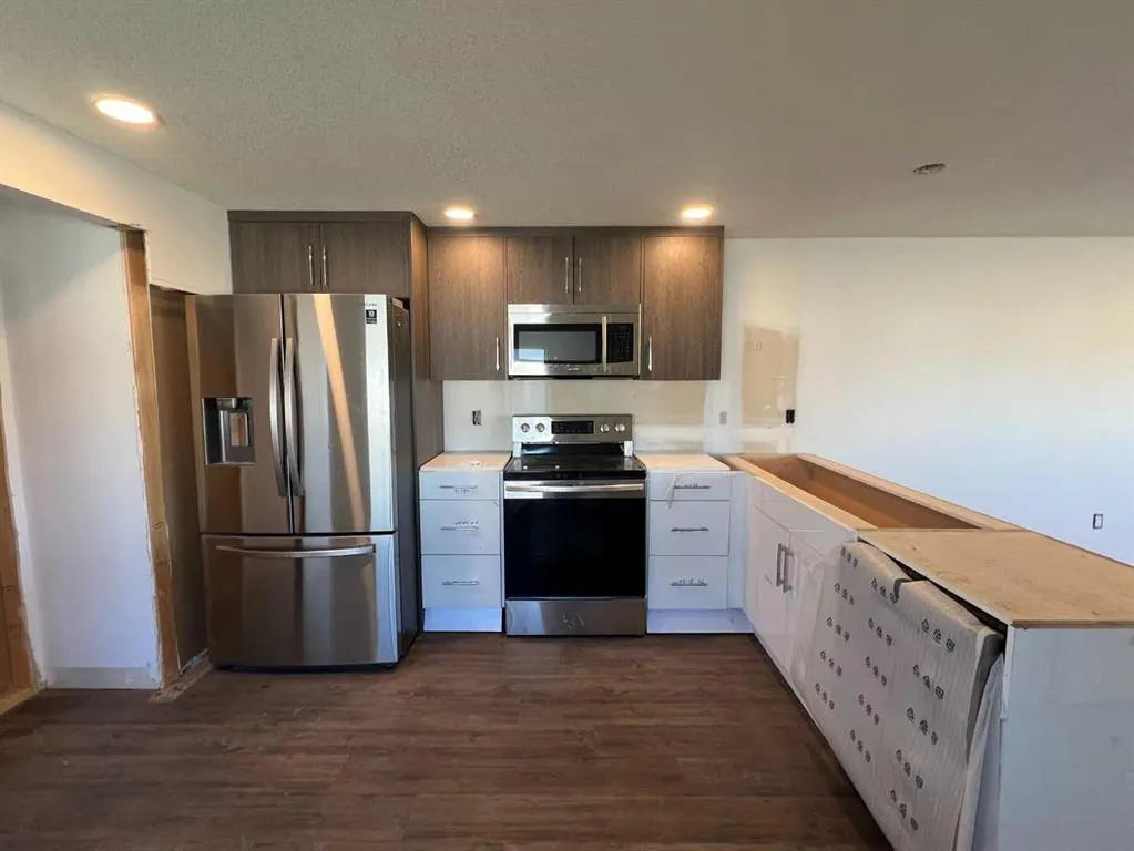 8060 100 Street, #124