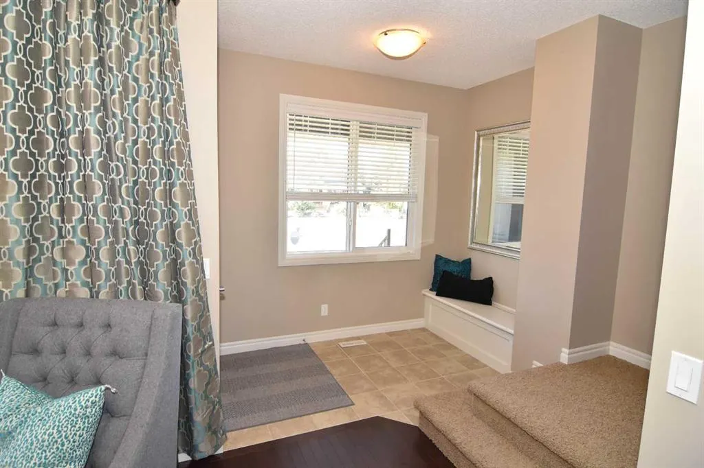 12 Legacy Gate SE
