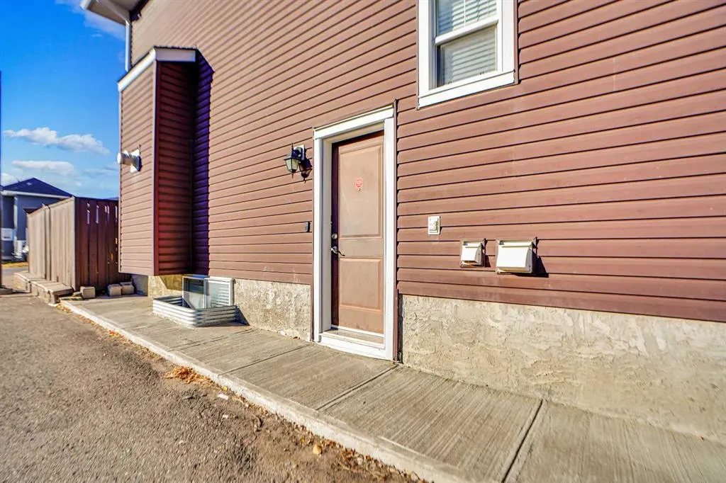 59 Redstone Park NE