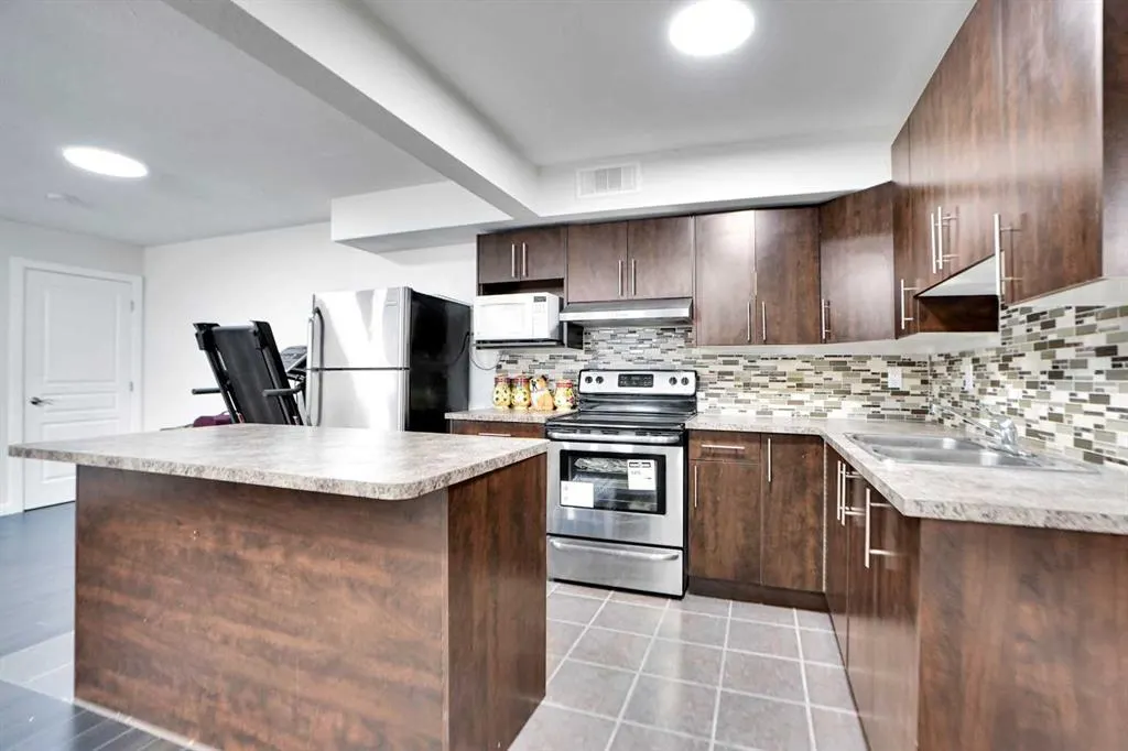 59 Redstone Park NE