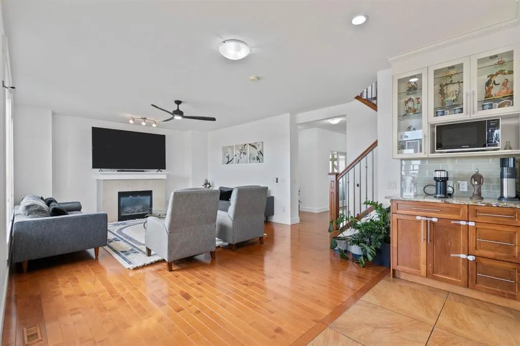 322 kinniburgh Boulevard