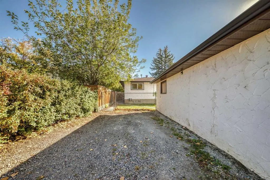 3252 Dover Ridge Drive SE