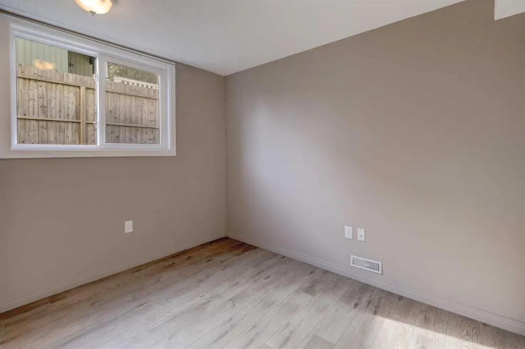 529 Sabrina Road SW