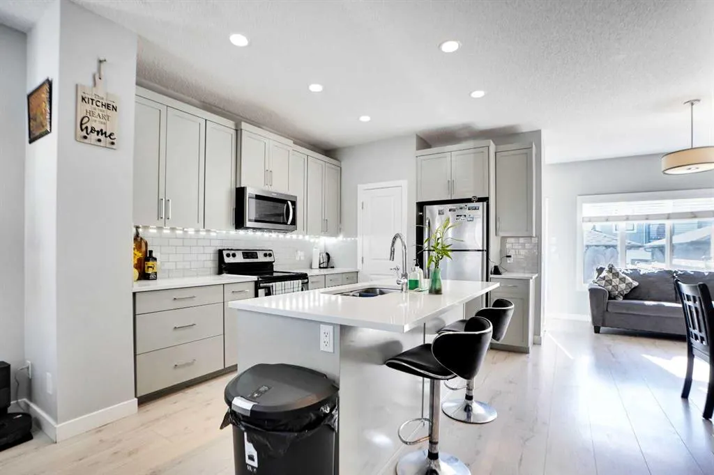 1322 walden Drive SE