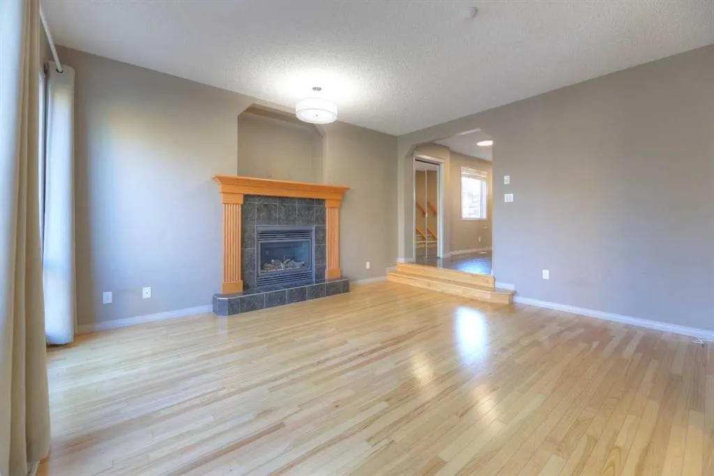 8903 Royal Oak Way NW