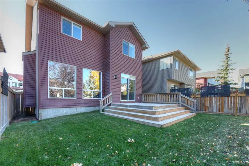 8903 Royal Oak Way NW