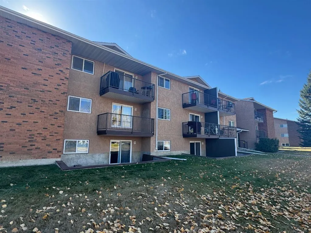 27 Bennett Street, #106