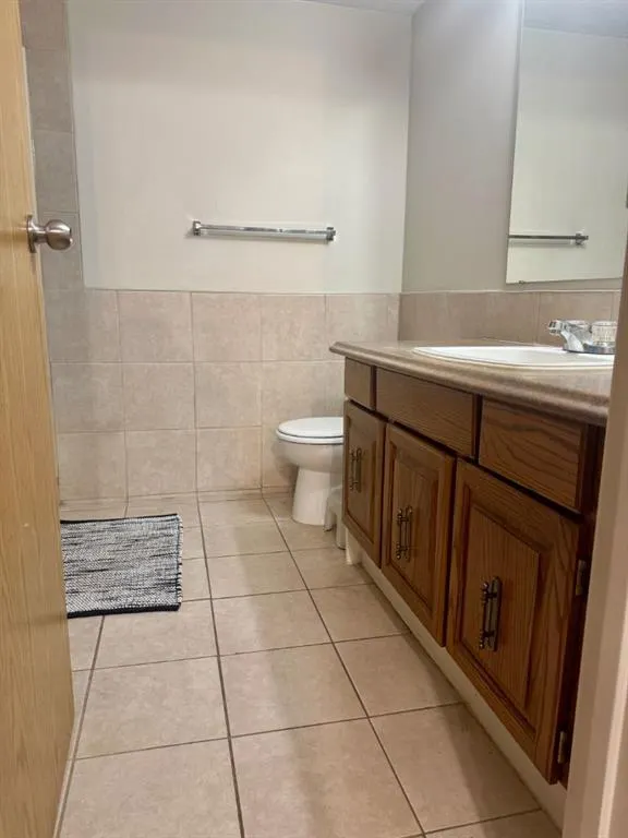 27 Bennett Street, #106