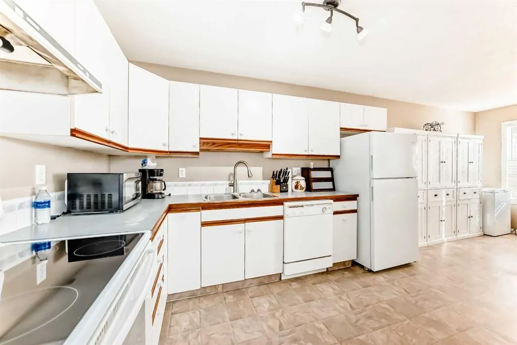 1 Eline Street, #B