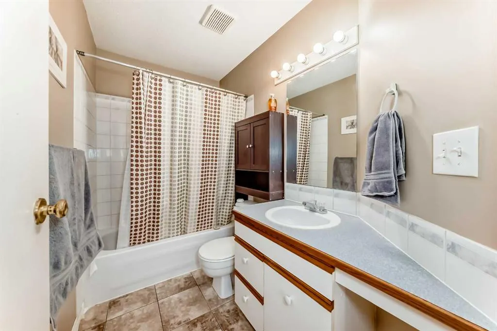 1 Eline Street, #B