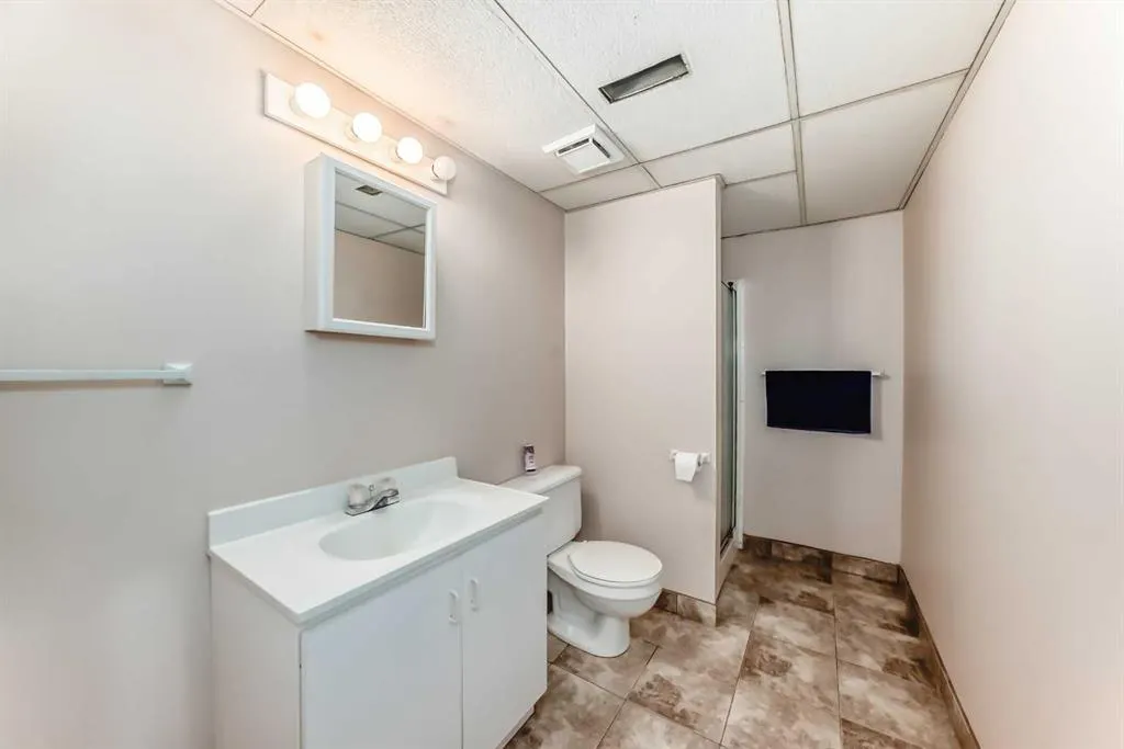 1 Eline Street, #B