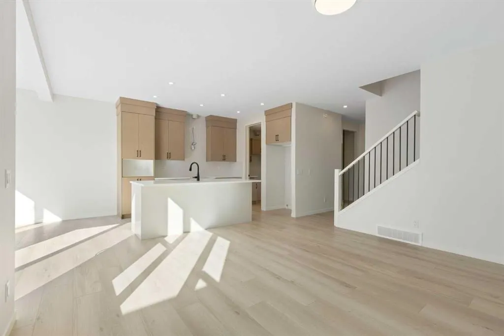 17 Marmot Passage NW
