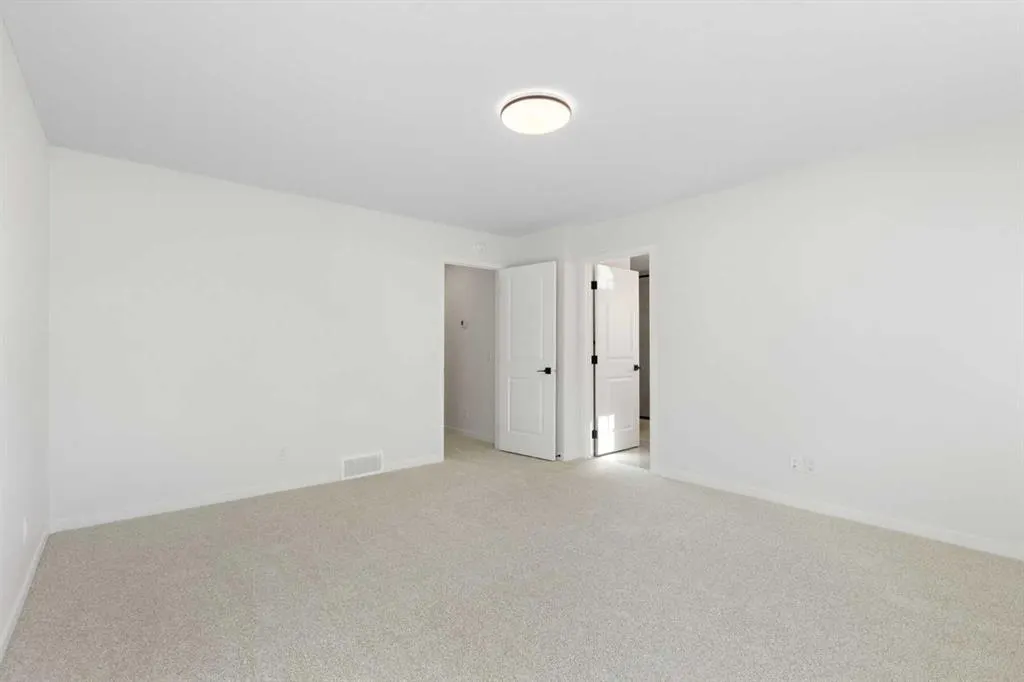 17 Marmot Passage NW