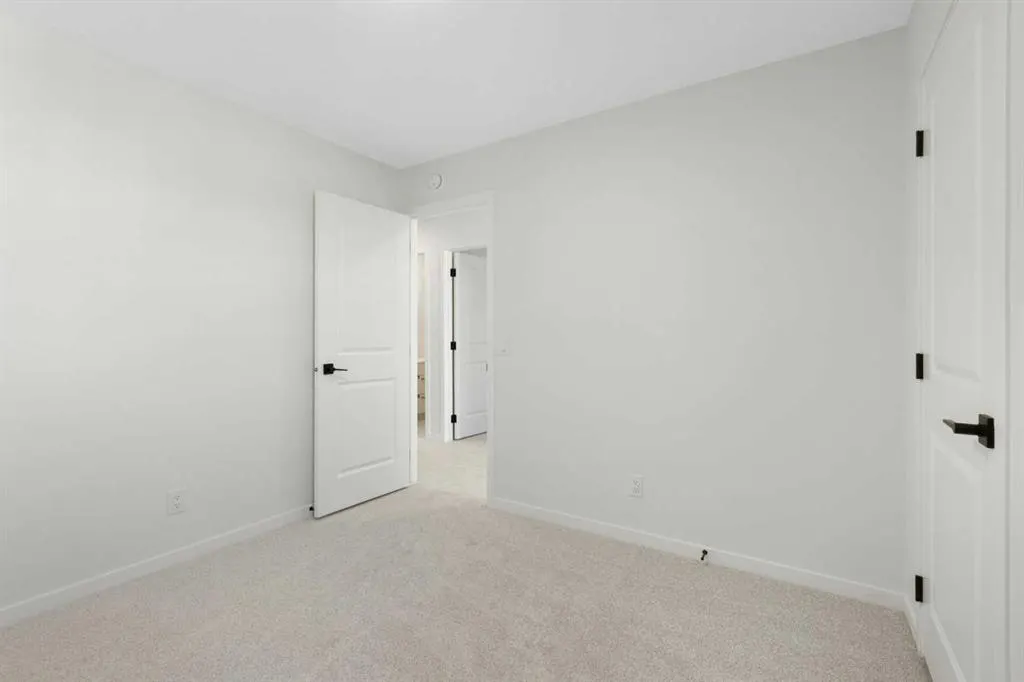 17 Marmot Passage NW
