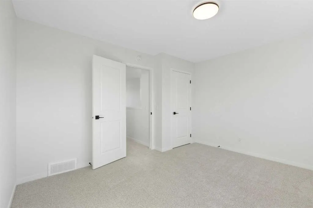 17 Marmot Passage NW