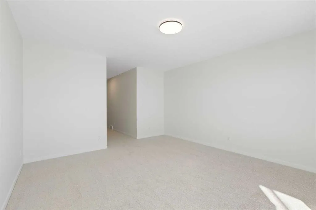 17 Marmot Passage NW