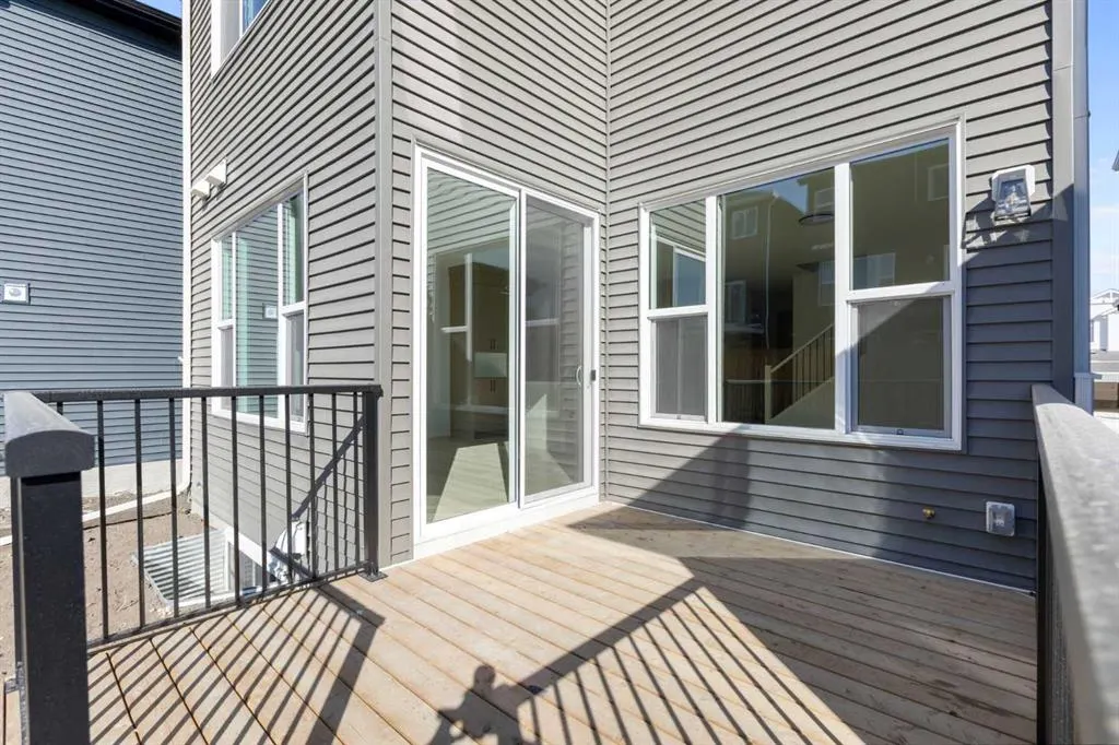 17 Marmot Passage NW