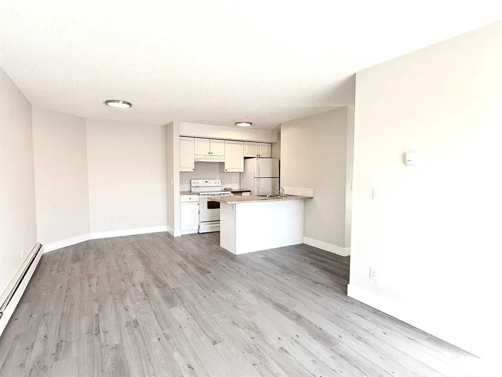5555 Falsbridge Drive NE, #207