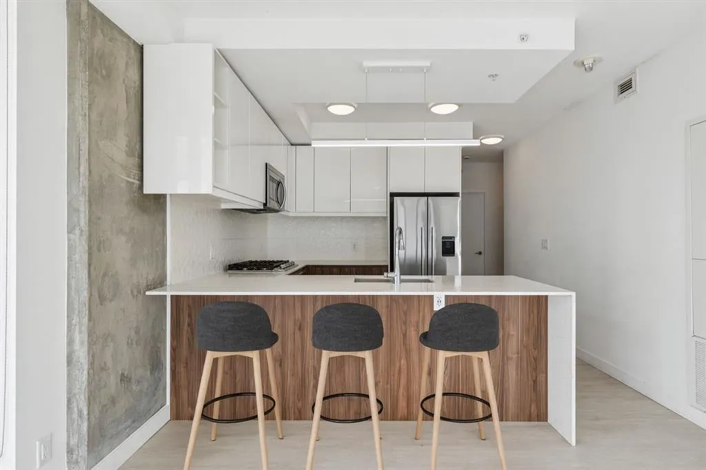 327 9A Street NW, #612