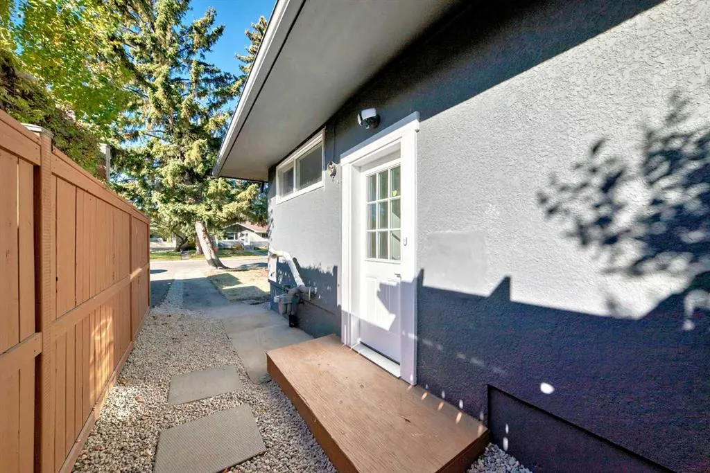 1923 9A Avenue NE