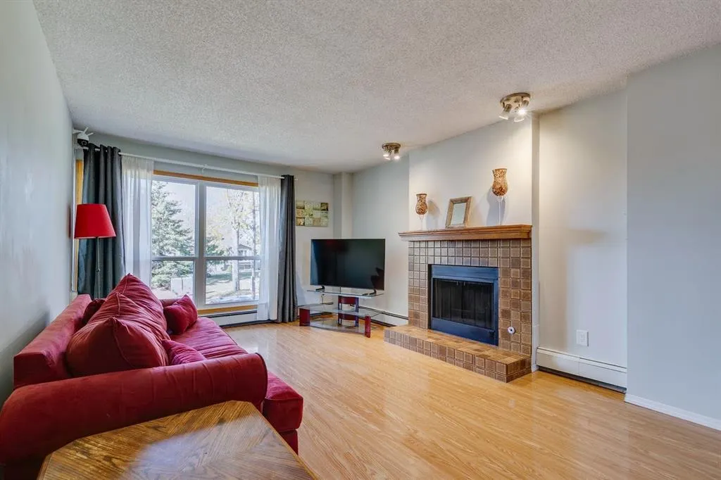 860 Midridge Drive SE, #121