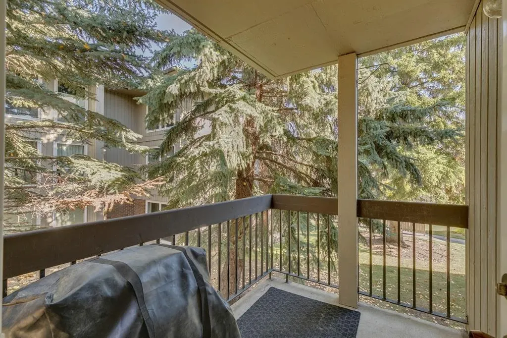 860 Midridge Drive SE, #121