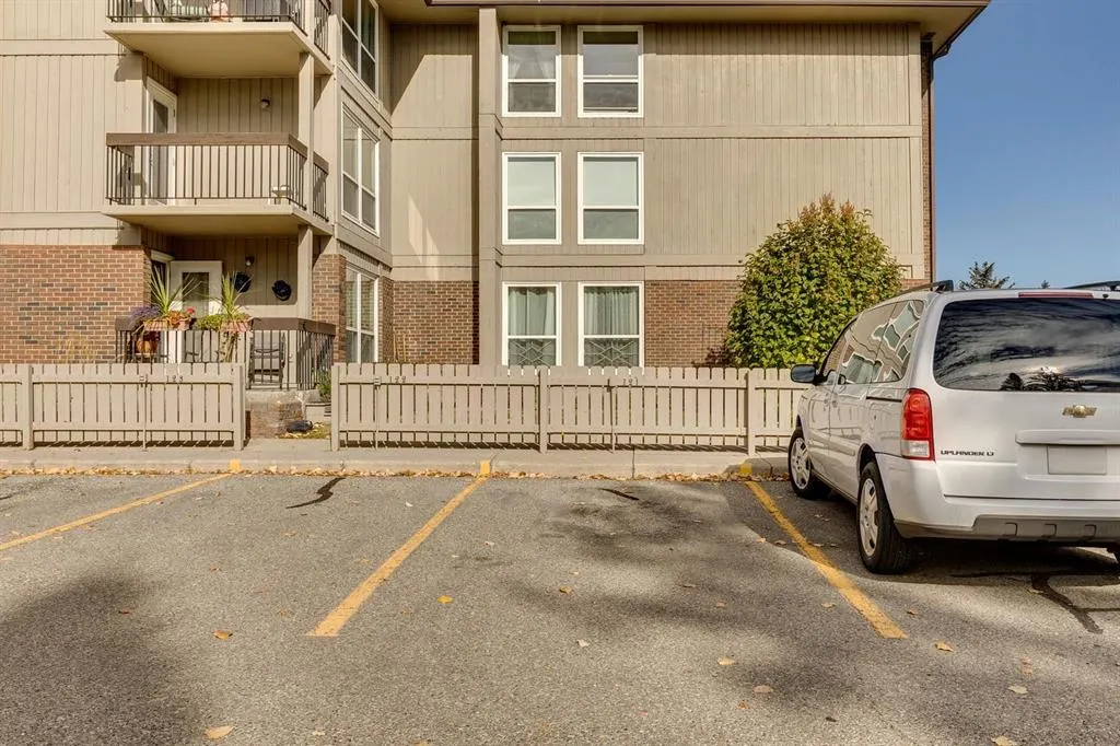 860 Midridge Drive SE, #121