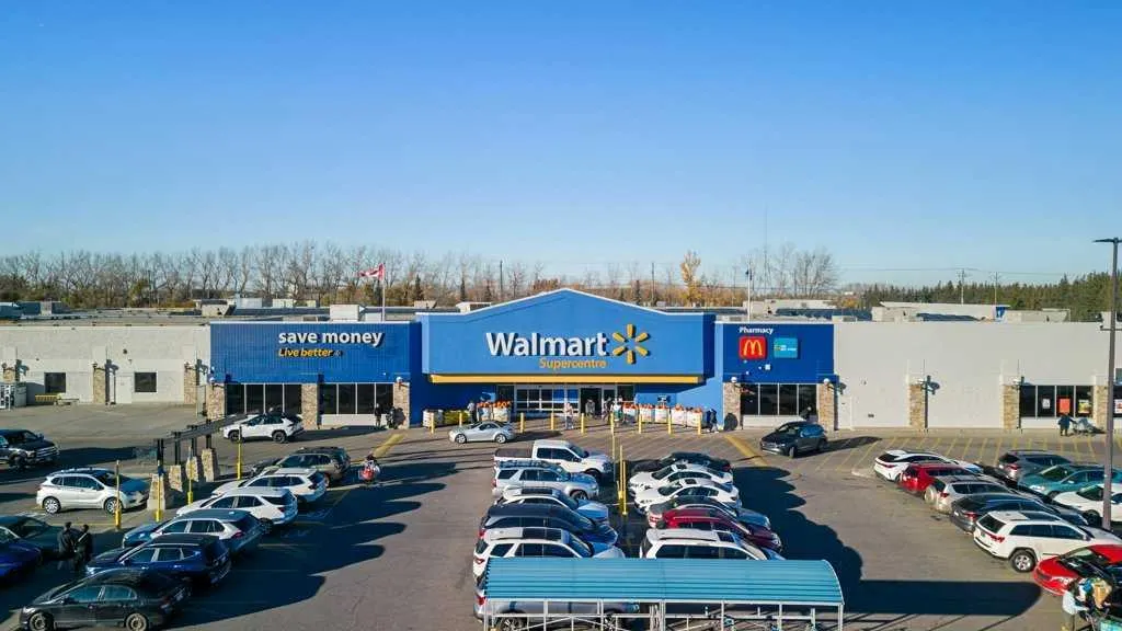 60 Royal Oak Plaza NW, #240