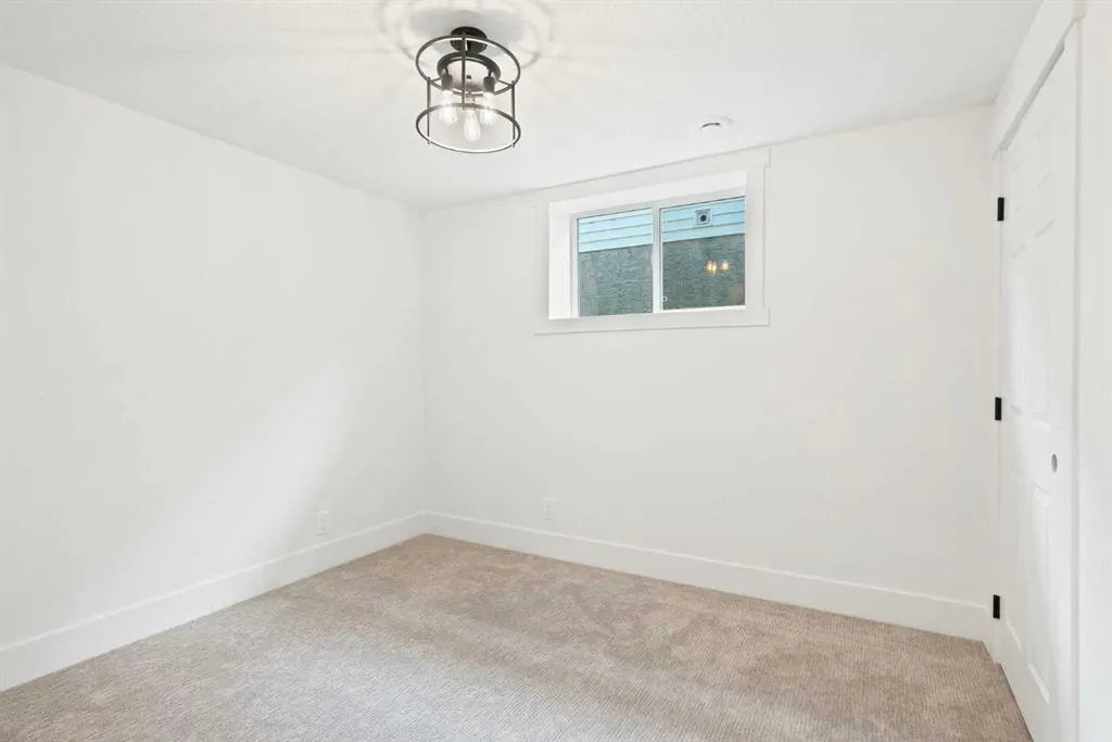 56 Inverness Grove SE