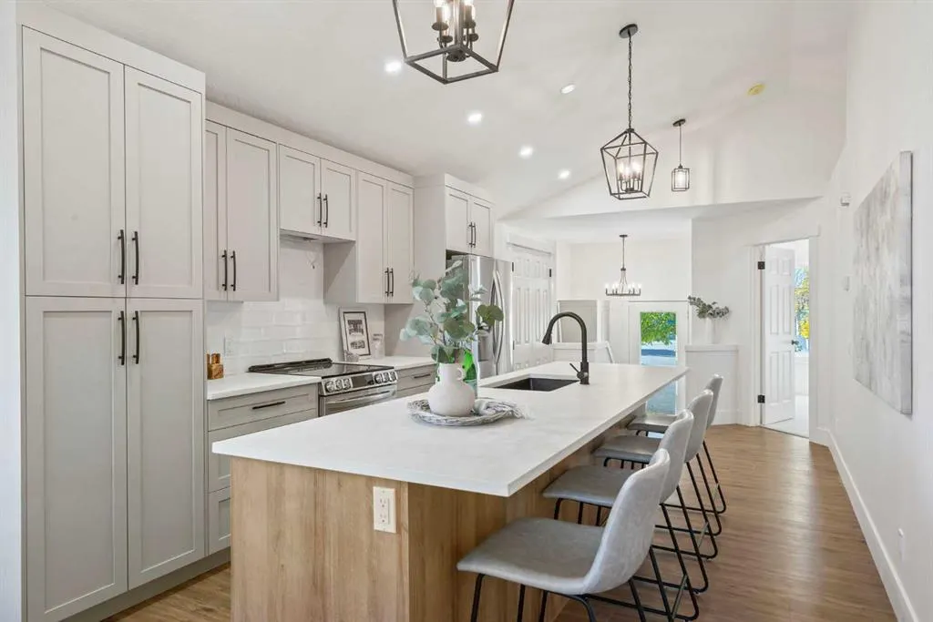 56 Inverness Grove SE