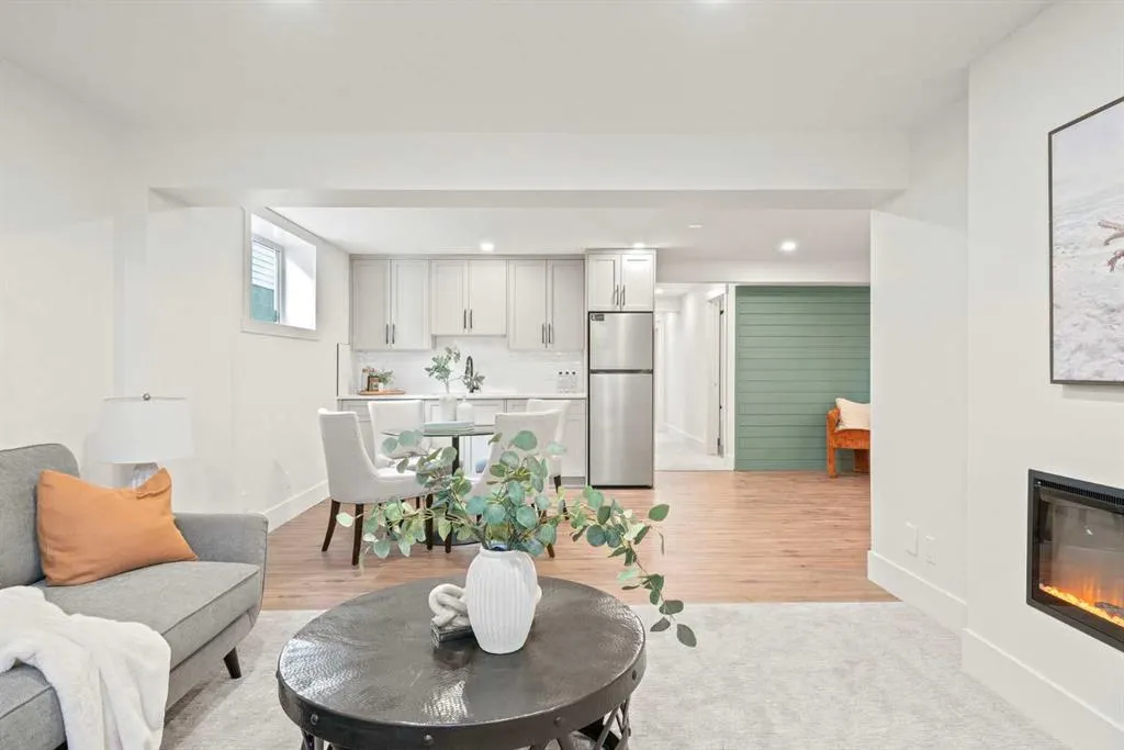 56 Inverness Grove SE