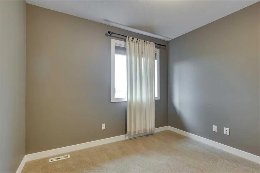 6308 60 Street Close
