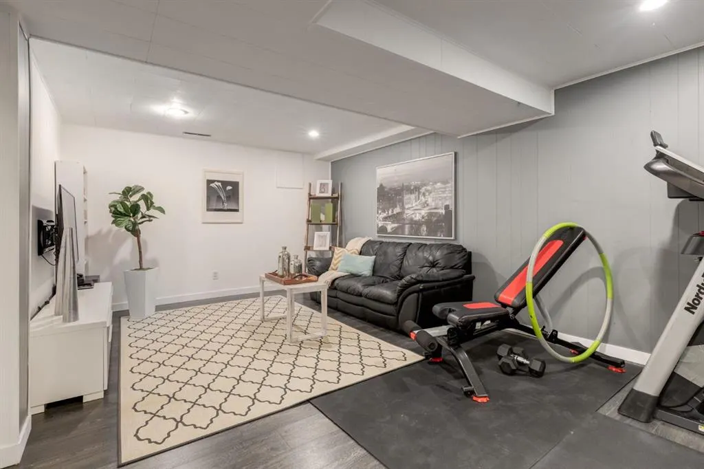 80 Brae Glen Lane SW