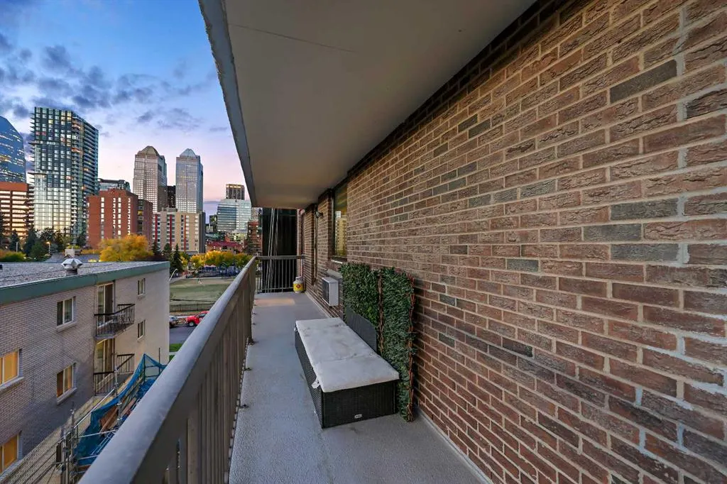 215 14 Avenue SW, #404