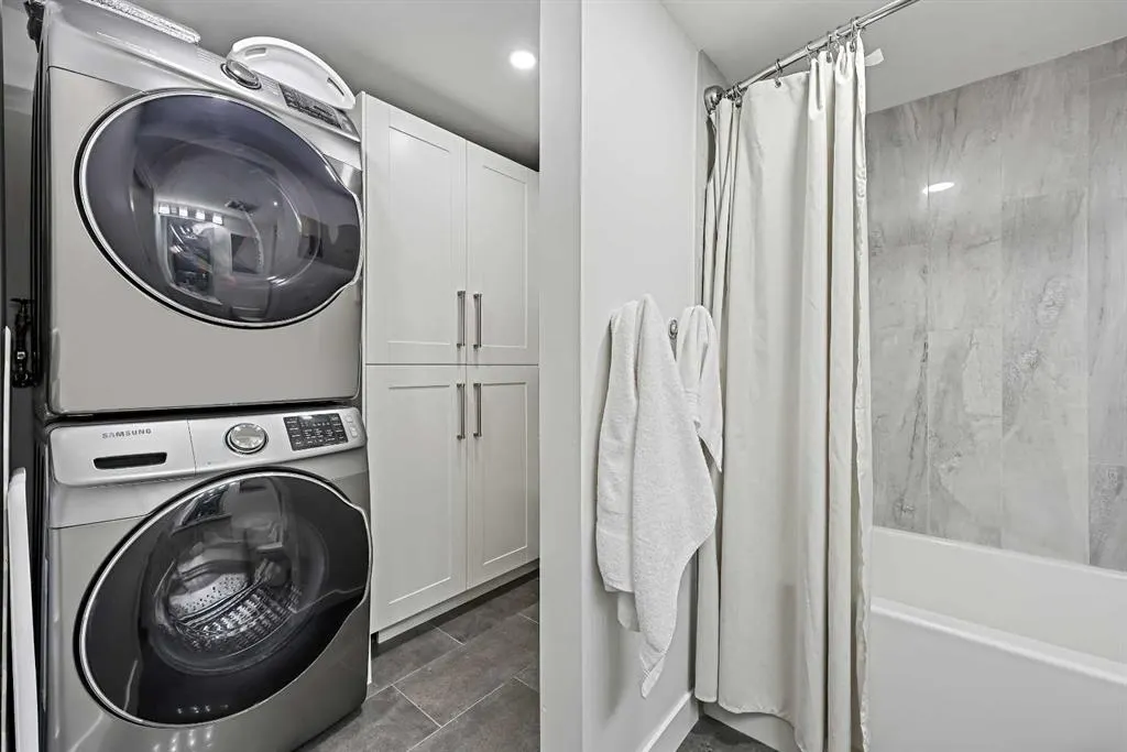215 14 Avenue SW, #404