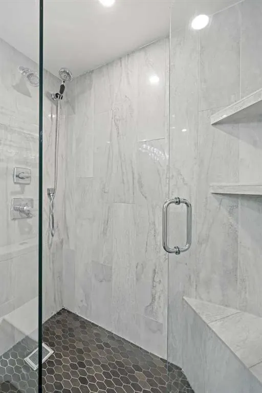 215 14 Avenue SW, #404