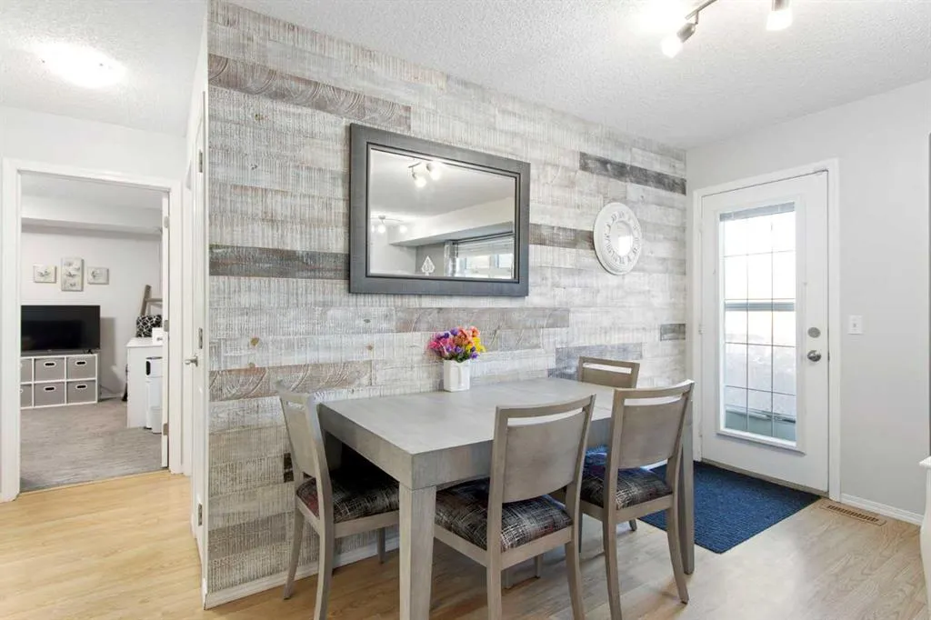 206 Mt Aberdeen Manor SE
