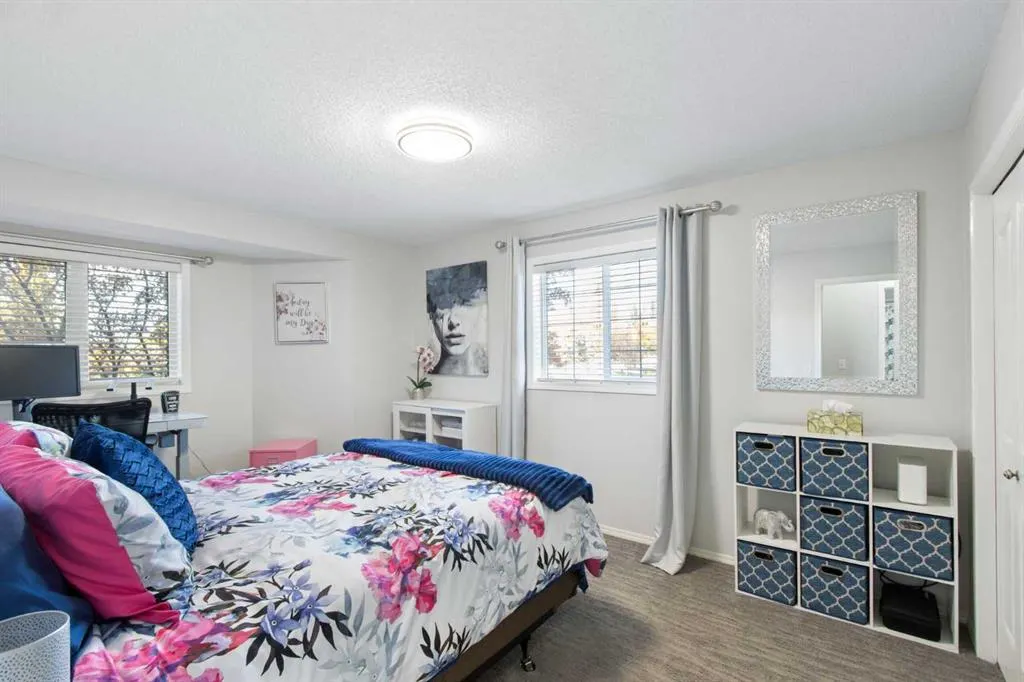 206 Mt Aberdeen Manor SE