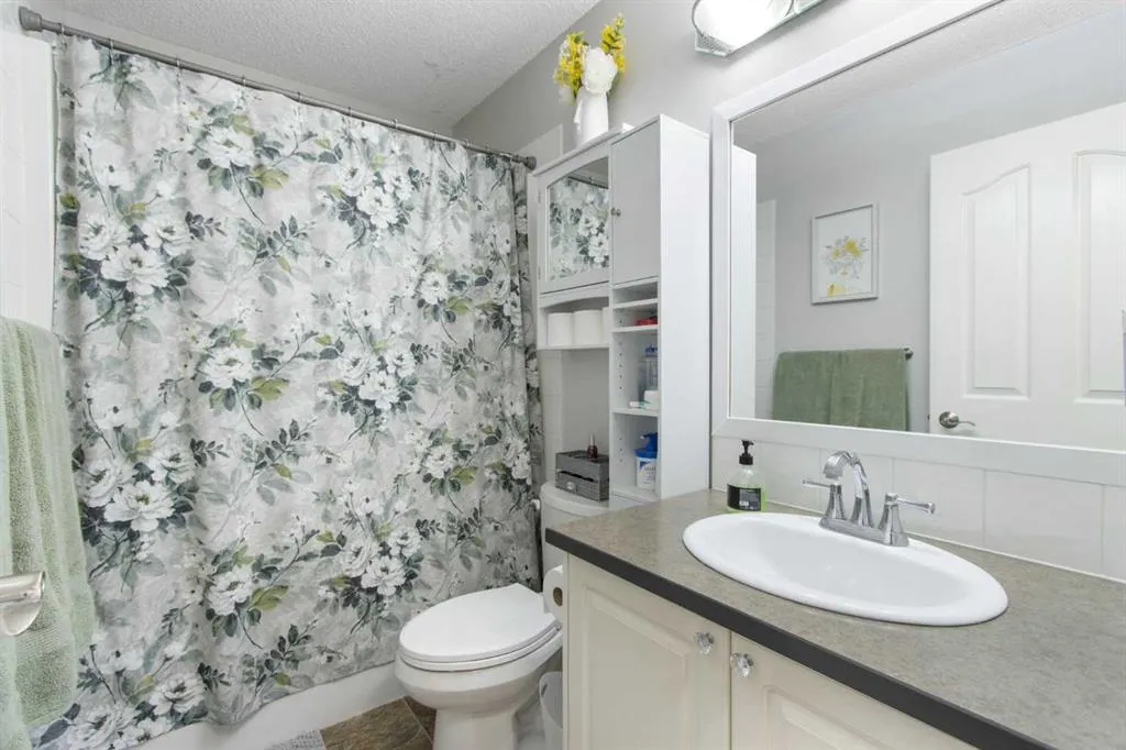 206 Mt Aberdeen Manor SE